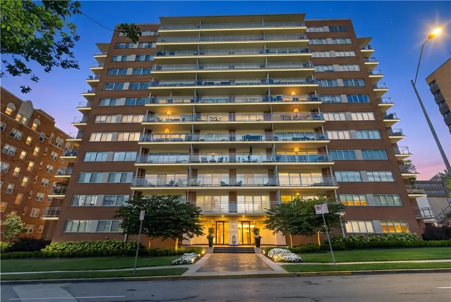 4740 Roanoke Parkway #402, Kansas City, MO 64112 - #3
