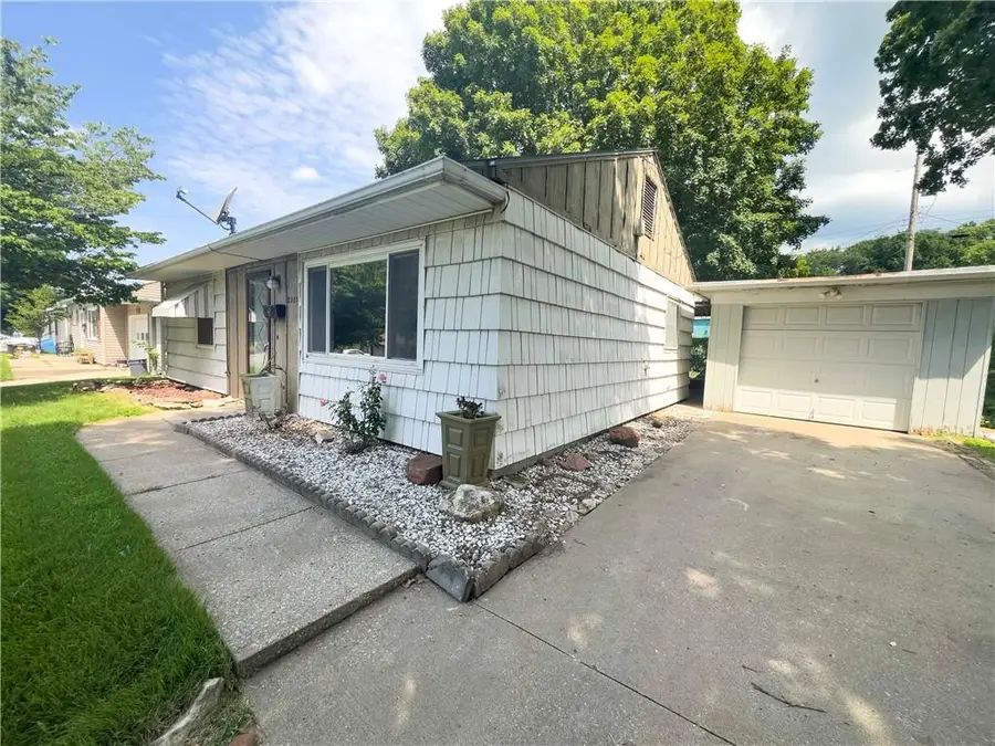 2205 Maple Street, Saint Joseph, MO 64507 - #3