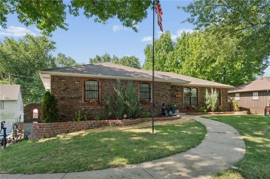 8203 New Jersey Avenue, Kansas City, KS 66112 - #2