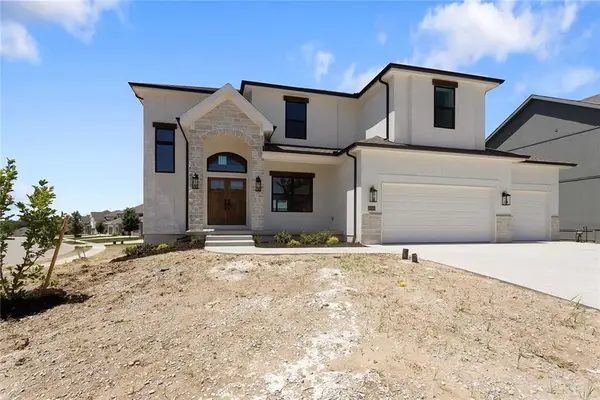 5518 NW Thousand Oaks Drive, Parkville, MO 64152