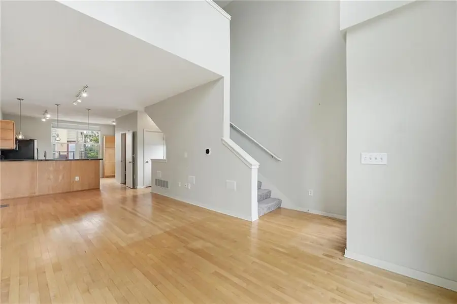 4577 Madison Avenue #E4, Kansas City, MO 64111 - #2