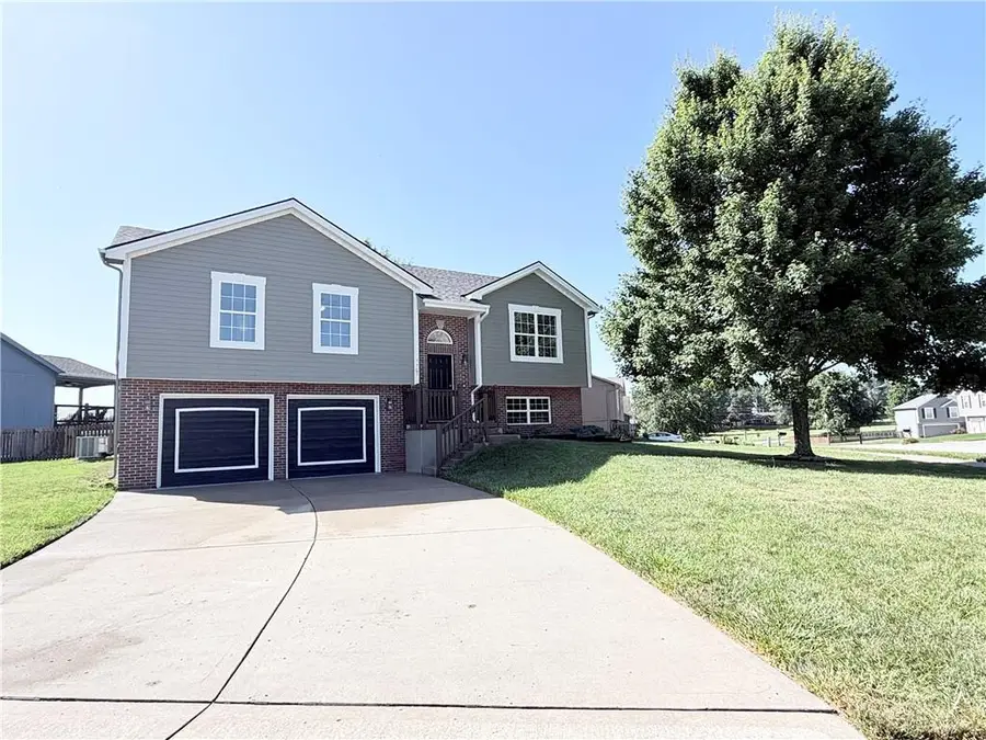 1101 E 18th Street, Kearney, MO 64060 - #2