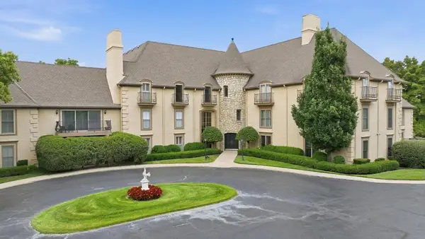 7223 Mission Road #104, Prairie Village, KS 66208