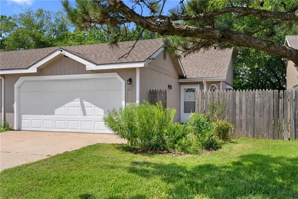 517 Eldridge Street, Lawrence, KS 66049