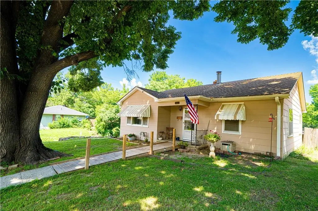 1501 S 20th Street W, Saint Joseph, MO 64507 - #1