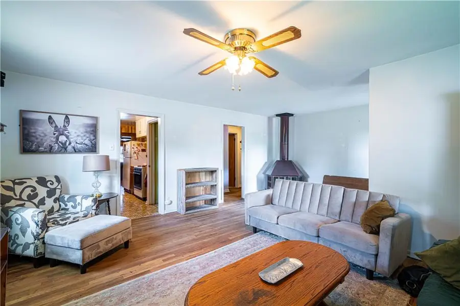1501 S 20th Street W, Saint Joseph, MO 64507 - #3