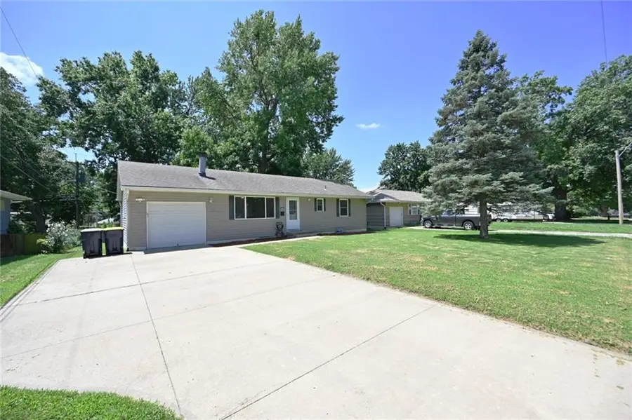 4505 E 112th Street, Kansas City, MO 64137 - #2