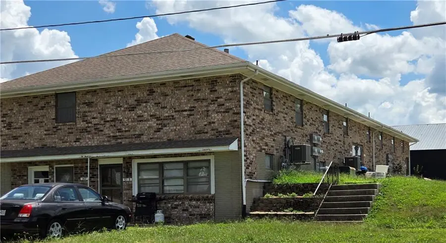 907 W 29th Street, Higginsville, MO 64037 - #3