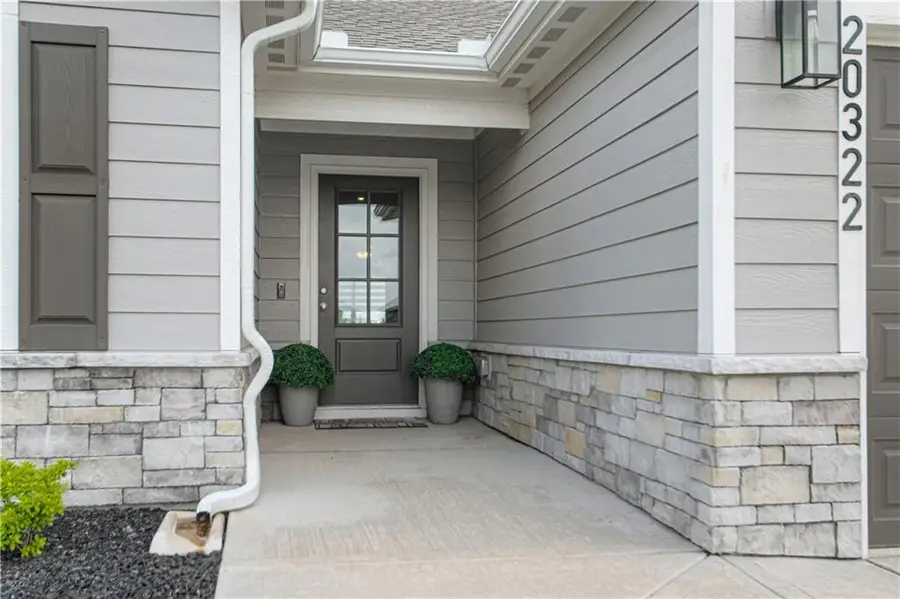 20322 W 193rd Lane, Spring Hill, KS 66083 - #2