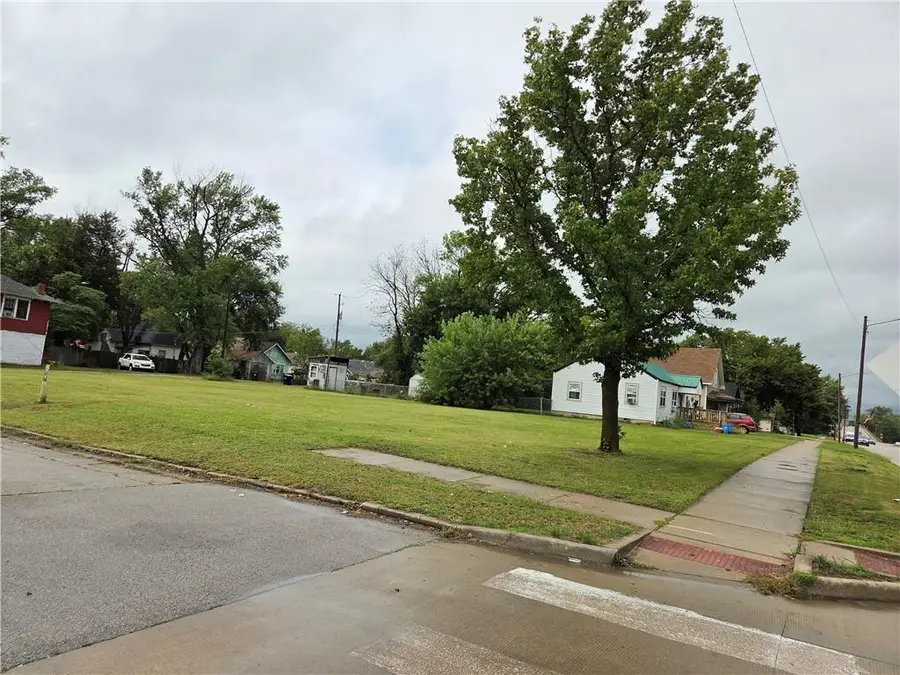 905 W Main Street, Independence, KS 67301 - #2