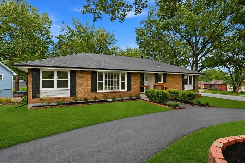 12825 Winchester Avenue, Grandview, MO 64030 - #1