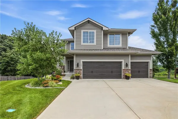 1021 SE Scarlet Court, Blue Springs, MO 64014