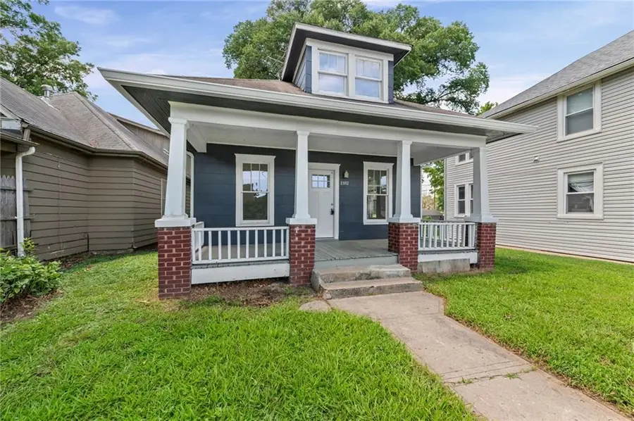 1107 N 13th Street, Leavenworth, KS 66048 - #2