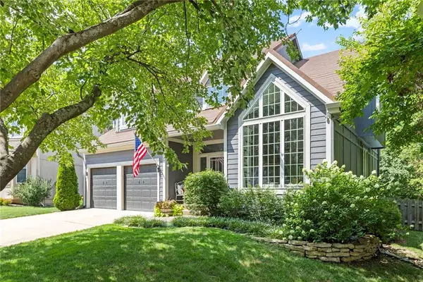 8710 W 132nd Place, Overland Park, KS 66213