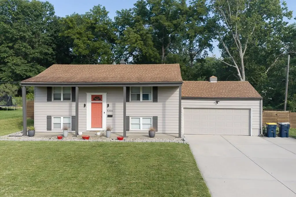 5306 N Sycamore Drive, Kansas City, MO 64119 - #1