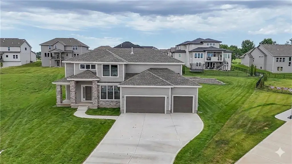 6121 Barth Road, Shawnee, KS 66226 - #1