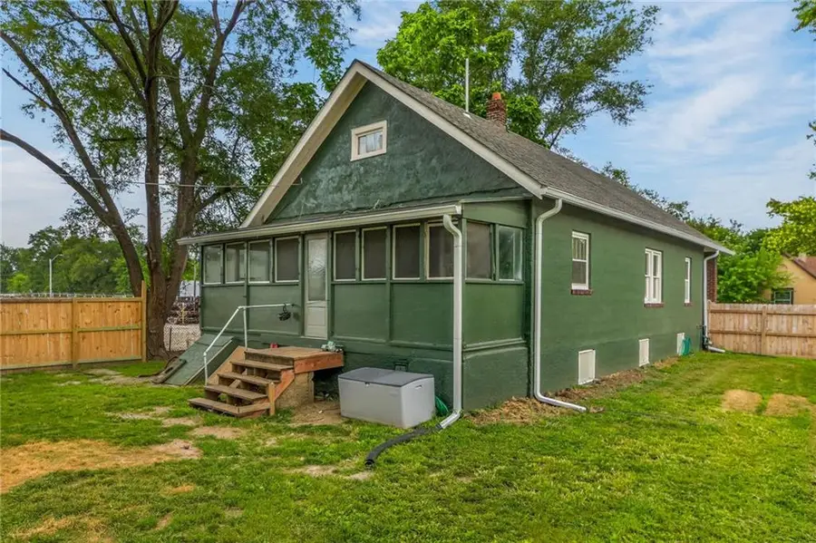 738 N Garland Avenue, Kansas City, MO 64120 - #3