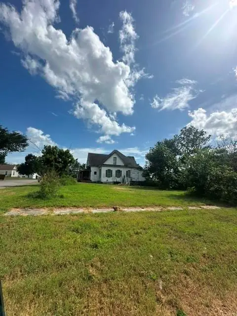 1102 Elm Street, Galena, KS 66739 - #2