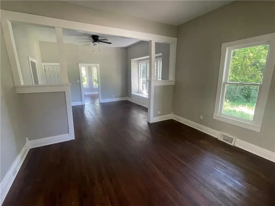615 S Glenwood Avenue, Independence, MO 64053 - #3