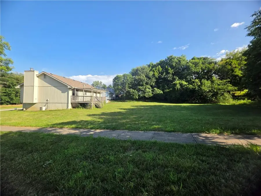 7818 N Amoret Avenue, Kansas City, MO 64151 - #3