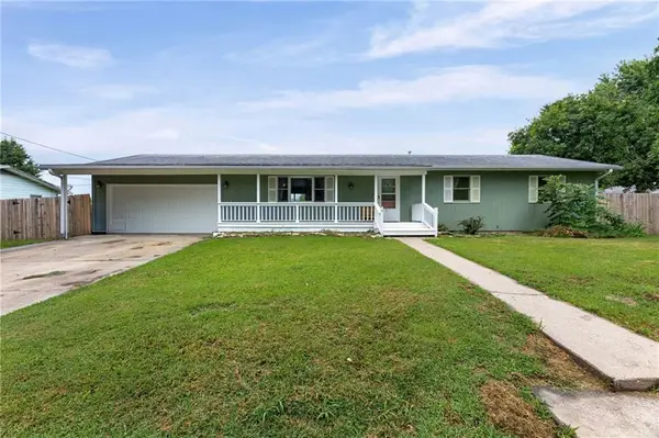 542 S Hayes Street, Garnett, KS 66032