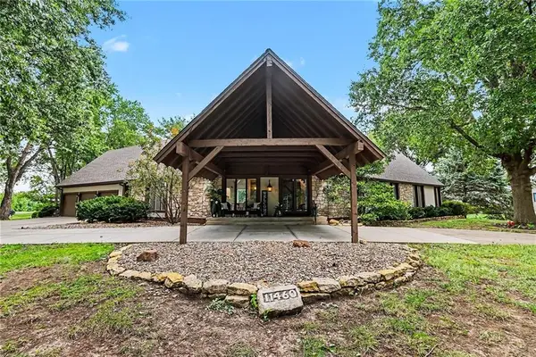 11460 W 155th Terrace, Overland Park, KS 66221