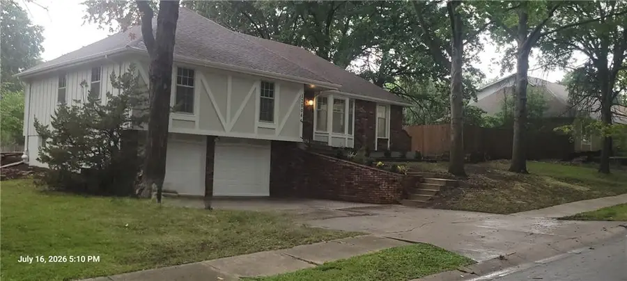 12804 Richmond Avenue, Grandview, MO 64030 - #2