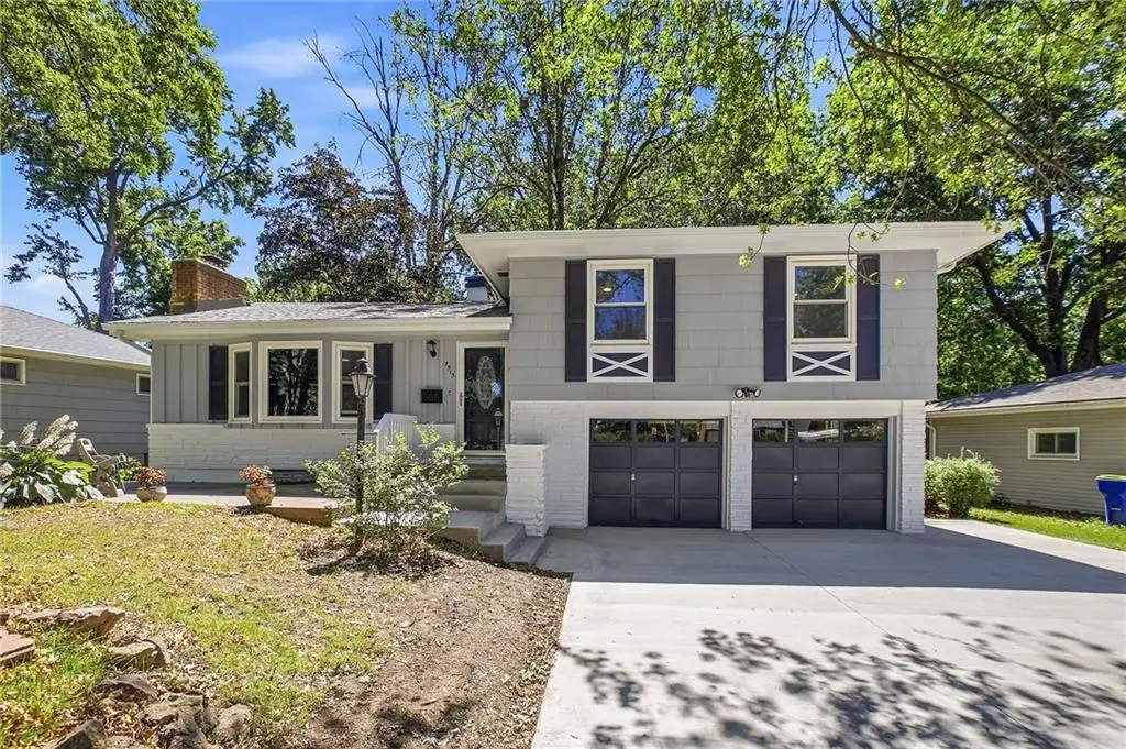 7915 Evanston Avenue, Raytown, MO 64138 - #1