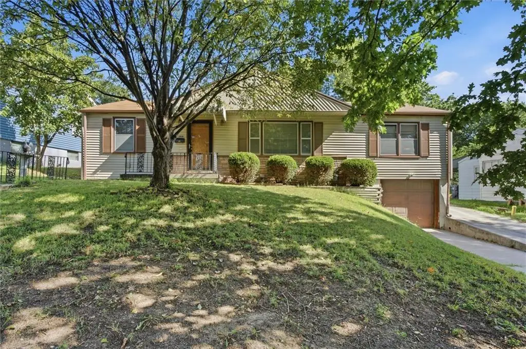 3914 Sunrise Drive, Kansas City, MO 64123 - #1