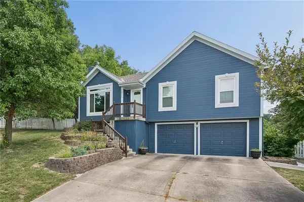 1011 NW 71st Court, Kansas City, MO 64118
