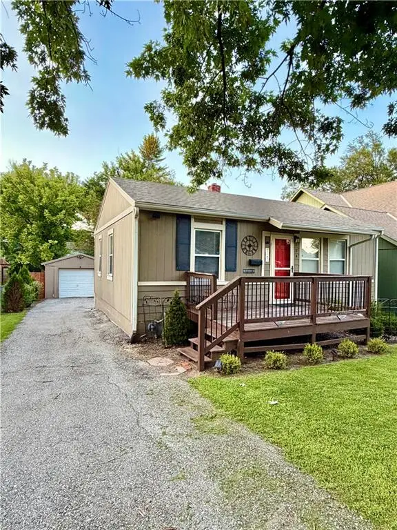 224 W 82nd Street, Kansas City, MO 64114 - #2