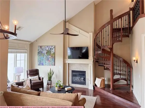 10511 Mission Road #312, Leawood, KS 66206