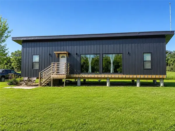 977 N 972nd Street, Lawrence, KS 66047