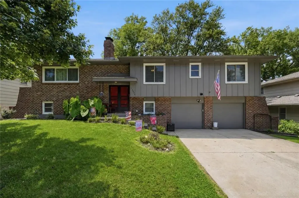 10404 Wyandotte Street, Kansas City, MO 64114 - #1