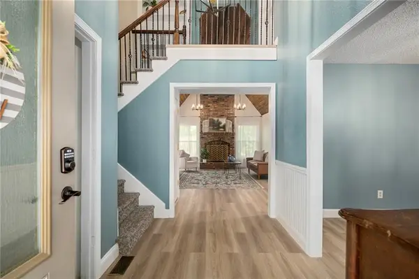 13924 S Tomahawk Drive, Olathe, KS 66062