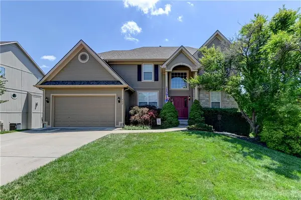 713 Rock Creek Drive, Lansing, KS 66043