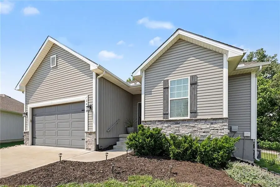 2412 NW Peekaboo Court, Blue Springs, MO 64015 - #2