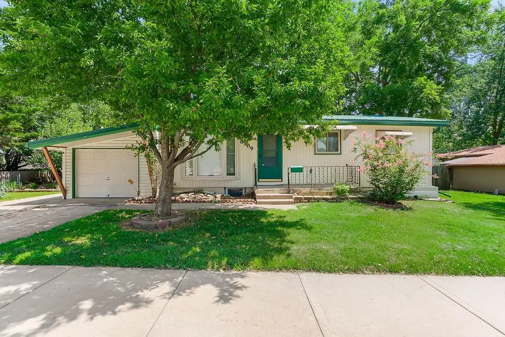 8509 Wornall Road, Kansas City, MO 64114 - #1