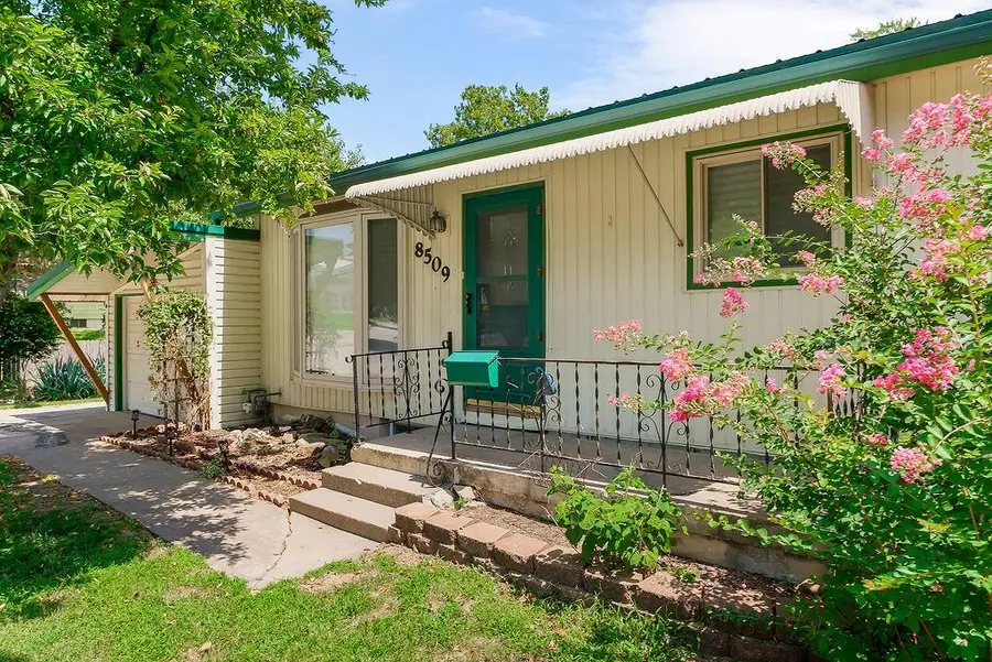 8509 Wornall Road, Kansas City, MO 64114 - #2
