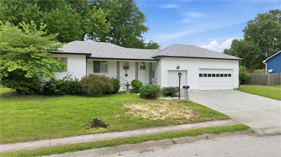 216 Moss Avenue, Liberty, MO 64068 - #2
