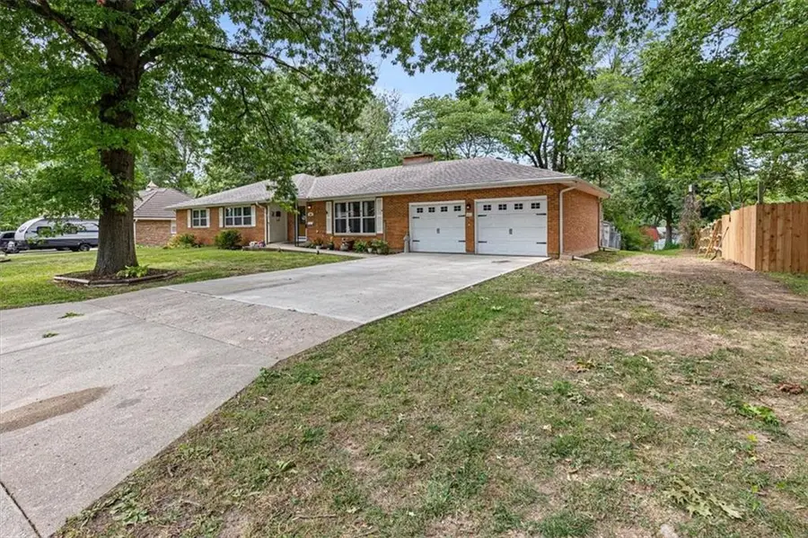 602 Pierson Street, Excelsior Springs, MO 64024 - #3