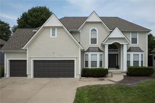 2412 SW Winterwood Court, Lee's Summit, MO 64081