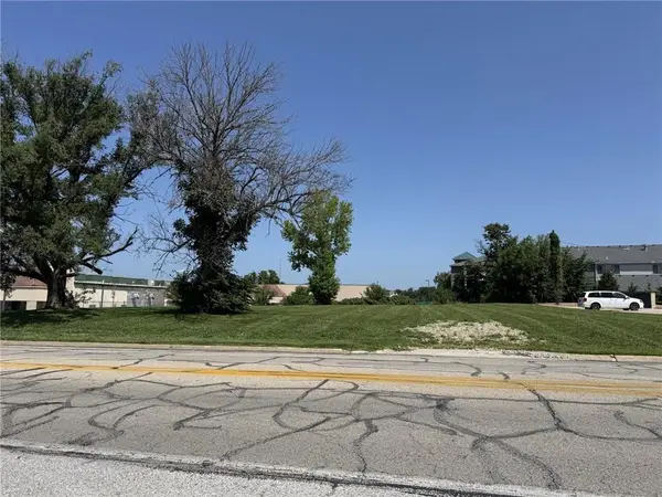 623 E Young Avenue, Warrensburg, MO 64093