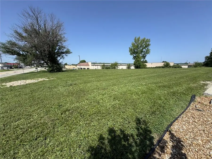 623 E Young Avenue, Warrensburg, MO 64093 - #3