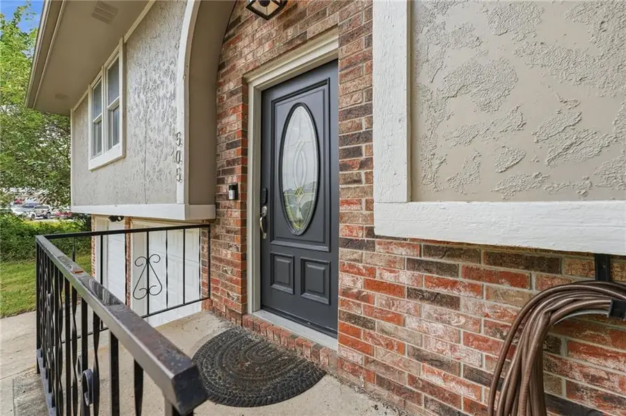 505 S 5th Terrace, Odessa, MO 64076 - #2
