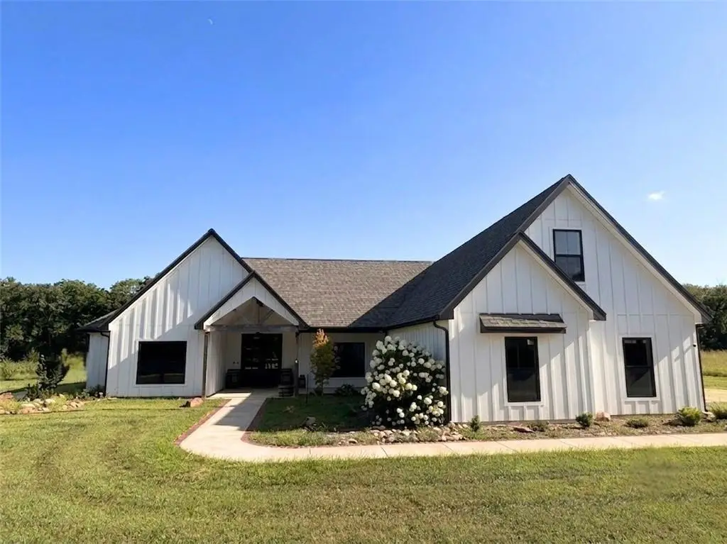 1102 E 1033 Road, Lawrence, KS 66047 - #1