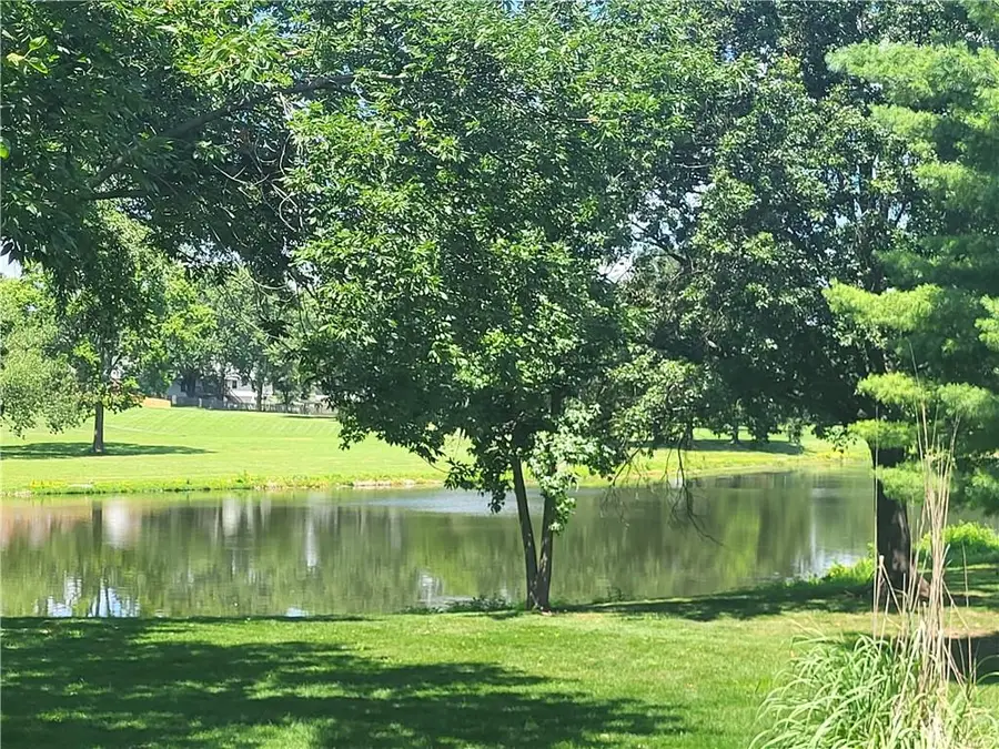 822 SW Lighthouse Point, Lees Summit, MO 64082 - #2
