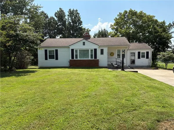 2405 E Mechanic Street, Harrisonville, MO 64701