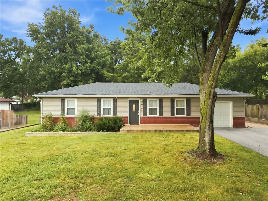 1017 S 51st Street, Kansas City, KS 66106 - #1