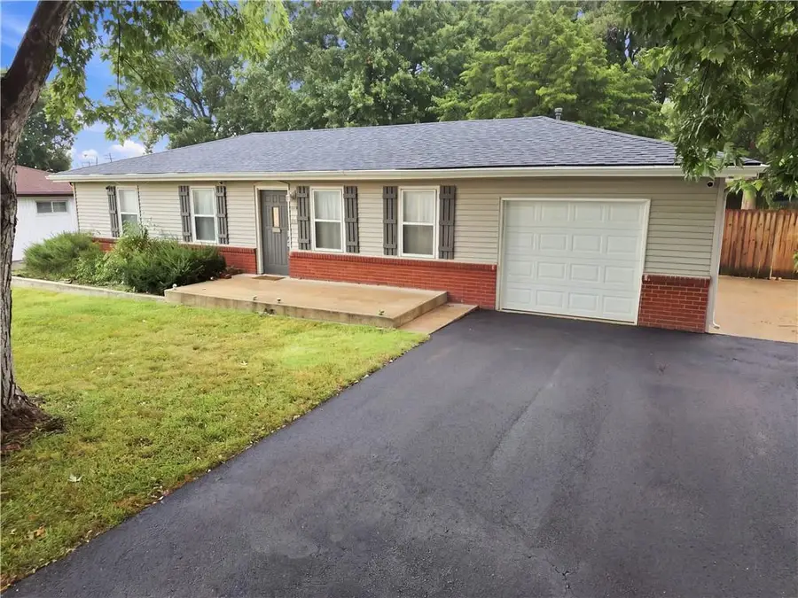 1017 S 51st Street, Kansas City, KS 66106 - #2